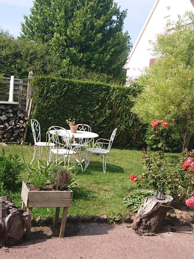 Joyeux Reveil Bed & Breakfast Courseulles-sur-Mer Exterior foto